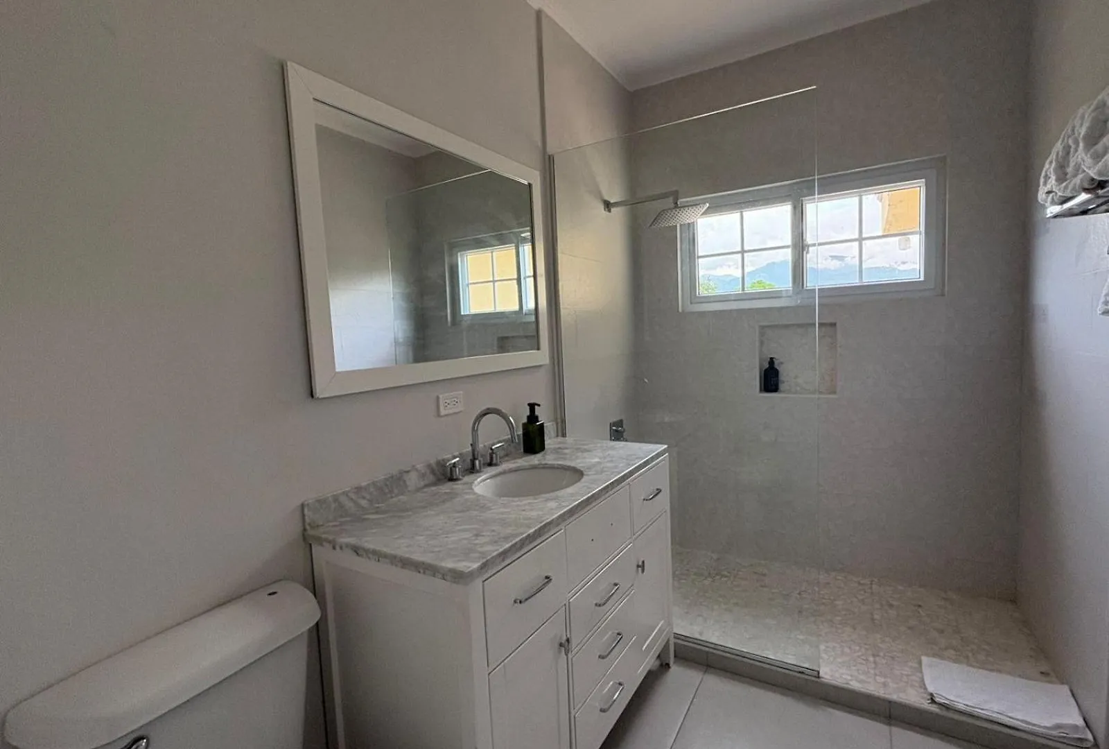 Apartment Serenity At Sandhurst Kingston